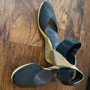 Chaps wedge heels size 9